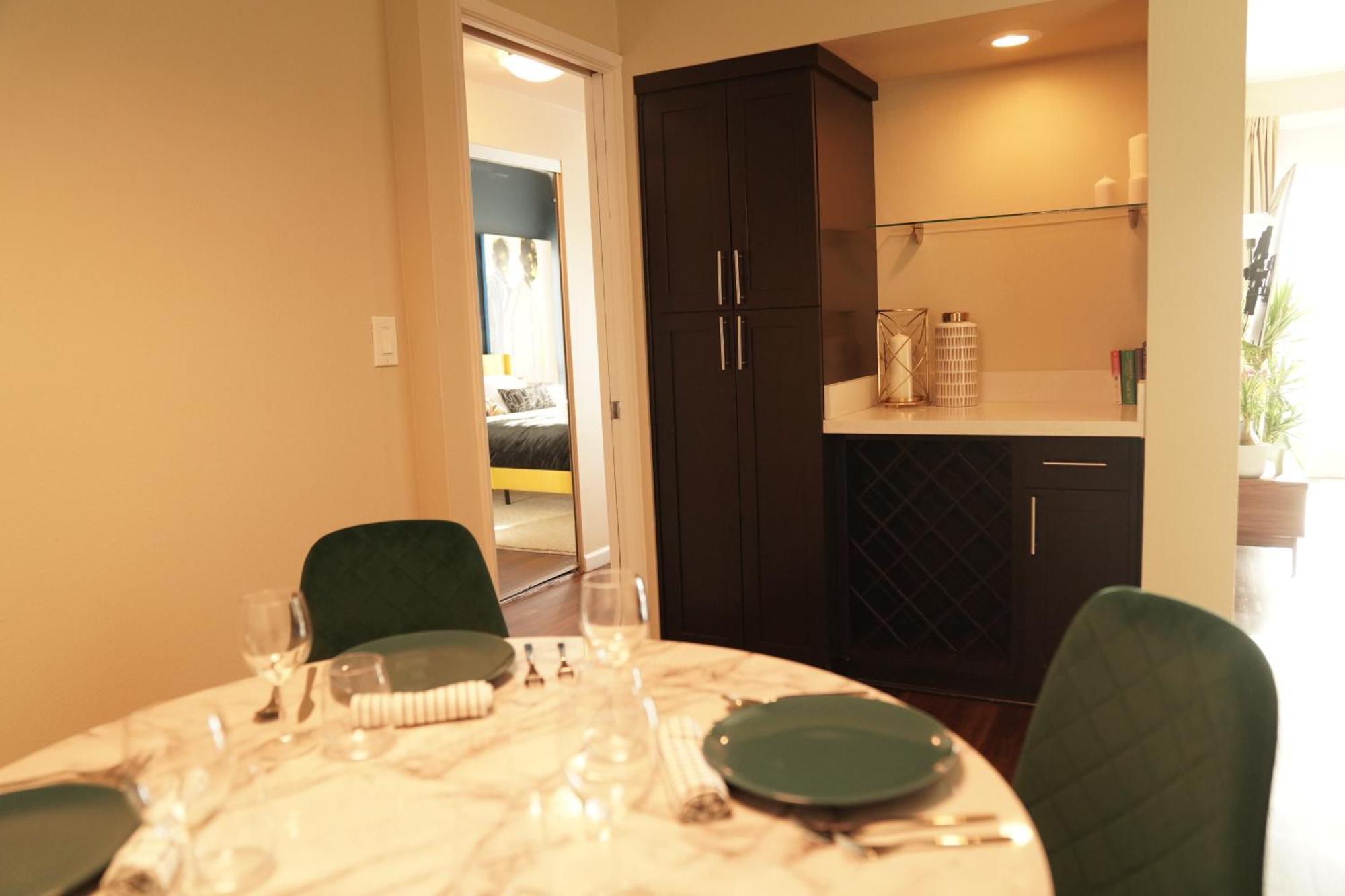 Apartment Lux Oasis In West Hollywood, Free Parking & Swimming Pool